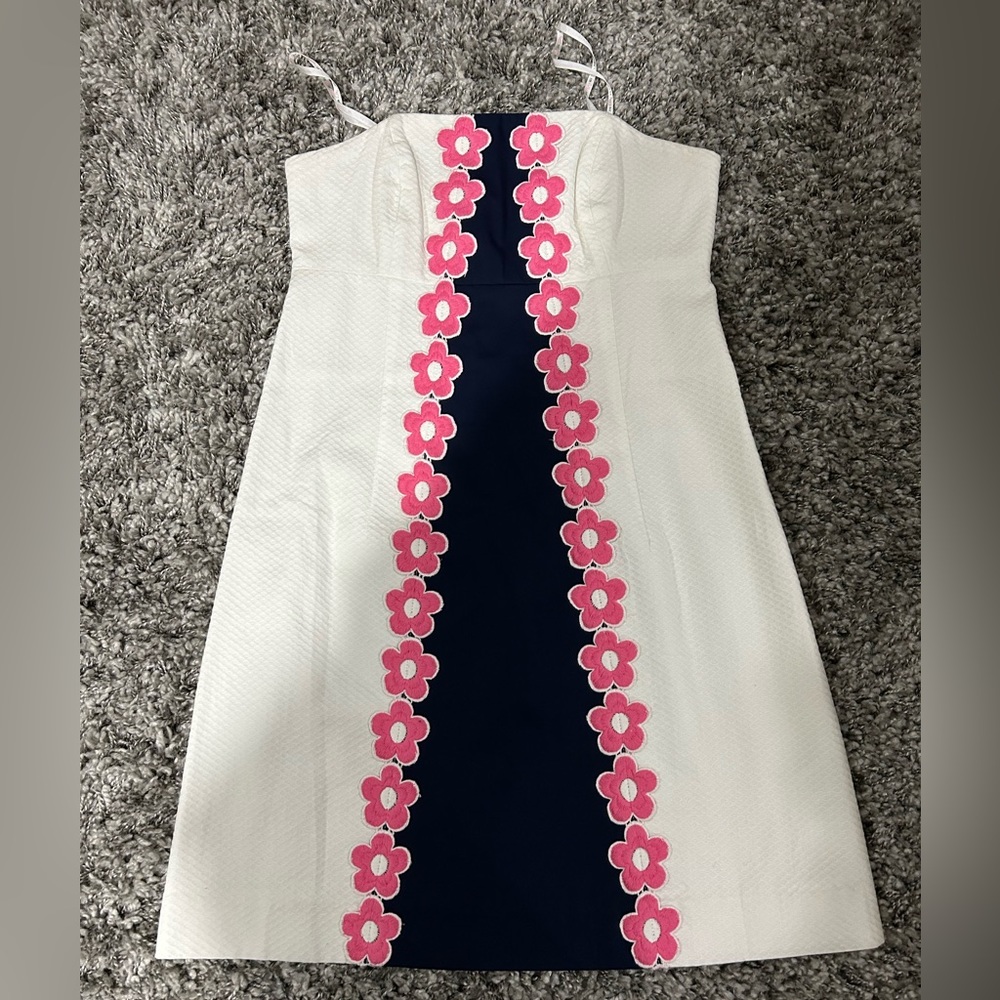 Size 2 Lilly Pulitzer strapless sundress.